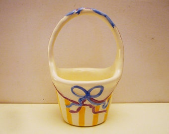 Ceramic Easter Basket Handcrafted and Hand Painted by Andrea West for Sigma the Tastesetter 1984 -5.5" X 5" X 3.75"