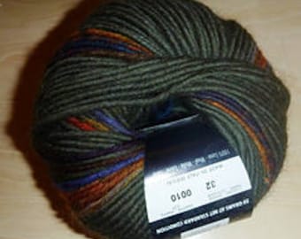 SALE ~ 127 Print from Filatura Di Crosa in worsted weight yarn in Color #32