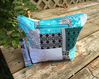Project Bag with front zip compartment