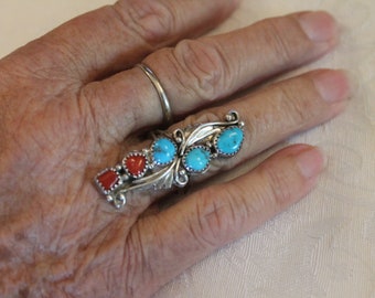 Size 8.5 Vintage Sterling Silver and Turquoise Ring - Native American Jewelry