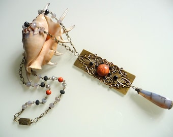 Long and fluid necklace