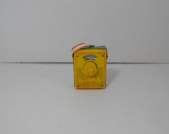 Fisher Price Pocket Radio Vintage Raindrops Keep Falling on my Head (1608)