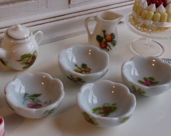 Pomona Botanic Fruits Dollhouse Miniature Ceramic Bowl