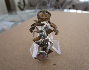 1947 British Army Royal Electrical & Mechanical Engineers KK2128 Cap Badge #1826