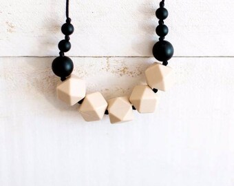 Silicone Teething Necklace for Mom - Nursing & Babywearing Distraction Necklace – Geometric BPA free Chew Beads – Teething Beads - Gift