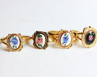 Guilloche Flower Ring, Gold Flower Ring, Gold Border Ring, Flower Ring, Guilloche Ring, Enamel Ring, Gold Oval Ring, Small Vintage Ring