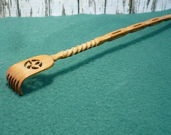 Wooden Back Scratcher - Niagara Falls Souvenir - Carved Wood Back Scratcher - Vintage Souvenir