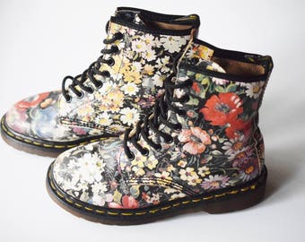 Floral dr martens | Etsy