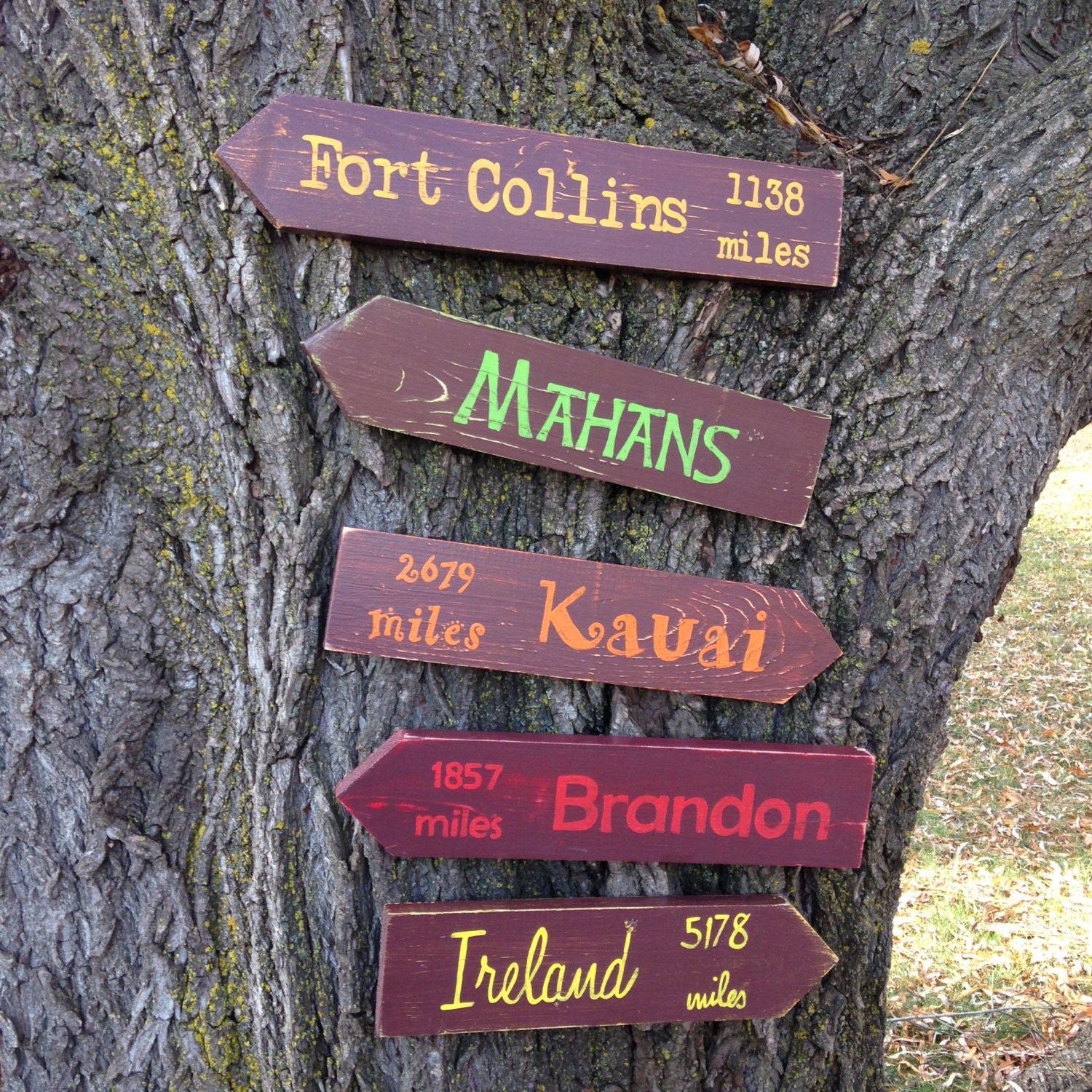 Custom Wooden Directional Signs 5 Pack Brown with Bright