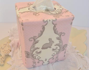 Bunny medallion reversible tissue box cover
