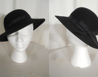 Vintage 1930s Hat | Wide Brim Tilt Hat | 1940s Black Felt Hat with Grosgrain Ribbon