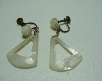 Vintage mother of pearl earrings 1940. Lagertha would love these.