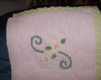 Vintage Chenille 18" Floral/Swirl Panel