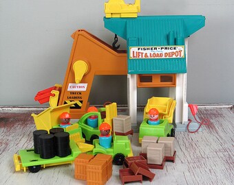 Vintage Fisher Price Lift & Load Depot #942