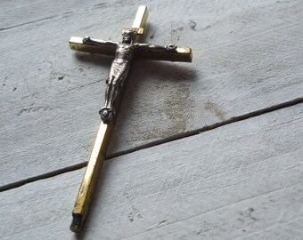 Cross, years, Catholic Cross, cross brass religious cross, Jesus divinelolavintage, crucifixion, crucifix, relic.