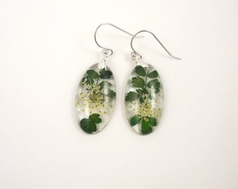 Real Flower Resin Earrings, green plant jewelry, Pressed Flower resin, Handmade Botanical Earrings, Resin jewelry, Queen Annes lace, Leaves