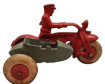 Hubley Cast Iron Motorcycle Cop with Sidecar
