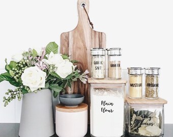 Pantry Labels // pantry stickers // organization // vinyl labels // kitchen // pantry decal // labels // vinyl decal // spice labels