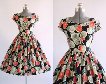 Vintage 1950s Dress / 50s Cotton Dress / Red Green and Black Floral Dress w/ Shelf Bust S