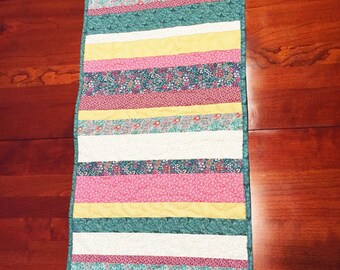 Quilted Tablerunner - Dining Room Decor - New Homeowners Gift - Green Table Runner - Modern Table Runner - Table Topper - Gift for Her