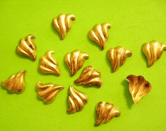 12 Vintage Brass 15mm 3D Puffy Leaf Stampings