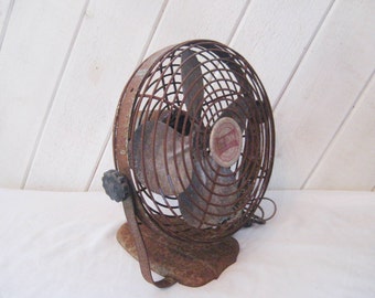 Vintage metal electric fan, rustic, distressed, display piece, rusty metal fan, 50s mid century, desk table fan, industrial, 1300