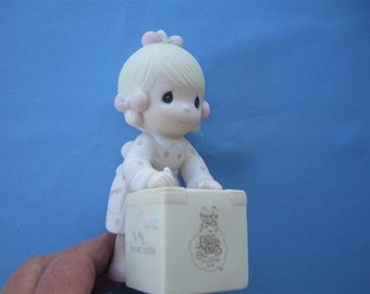 Precious Moments "Sharing Is Universal" CHARTER MEMBER PIECE