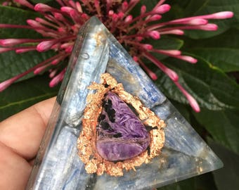 Kūākino Transformation Triangular Orgone Charging Slab with Charoite, Copper Leaf and Blue Kyanite