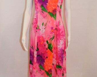 Vintage Waltah Clarke's Hawaiian Hostess Dress