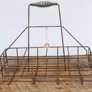 Vintage Wire Milk Bottle Oil Carrier 8 Slot with Coiled Handled The George Worthington Company Cleveland Ohio