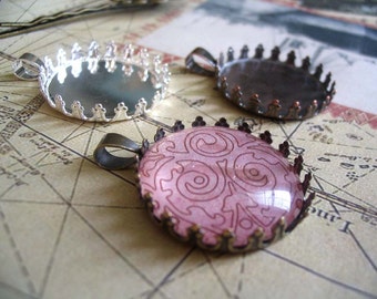 20pk Crown Lace Edge Pendant Trays...Size 25mm Circle..Mix and Match