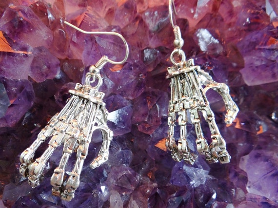 Cyborg Robot Hand Earrings Skeleton Earring Hooks Horror Action Sci-Fi Cyborgs Robots
