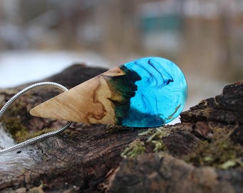 Wood resin pendant, Wood resin, Wood resin necklace, Resin necklace, Wood and resin, Blue resin,Blue Resin Necklace,Resin art,Valentines day