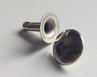 100 flat studs, silver-coloured with rivet Ø 10 mm
