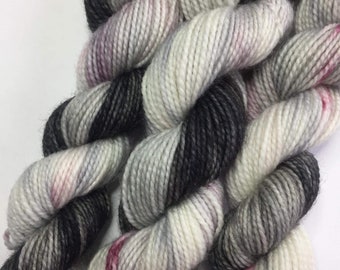 Mini skein - High twist - sock yarn (Read all about it) colourway