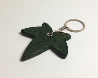 Leather keychain. Ivy Leaf.