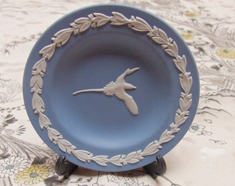 Vintage Blue Wedgwood Jasperware Bird Of Paradise