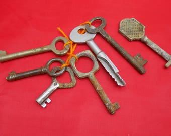 Vintage Keys lot 7 pcs. Wholesale Antique Keys for craft and decor. Old skeleton keys. Soviet Flat keys. Russian Metal keys (1)