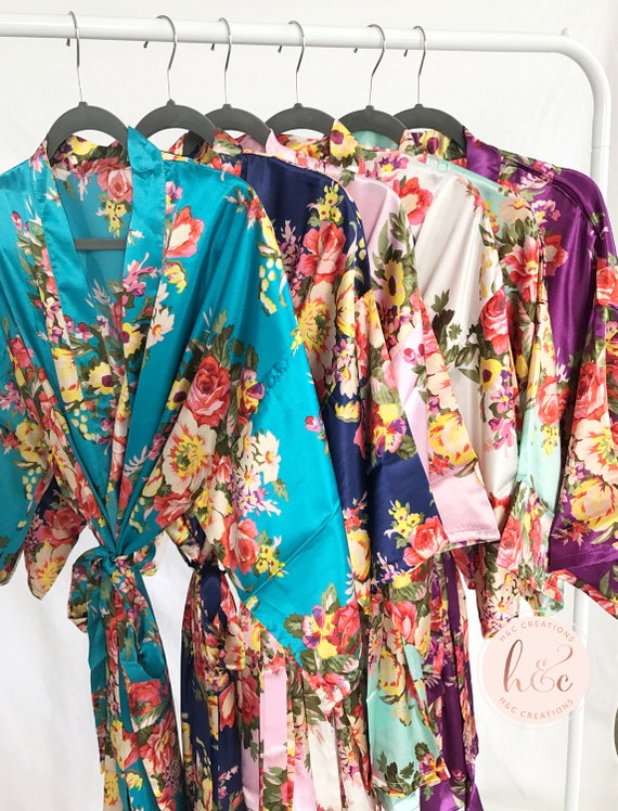 Sale Bridesmaid robes Set of 6 Robes Bridesmaid Gifts Satin
