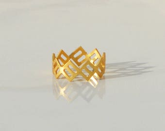 Geometric Minimalist Ring