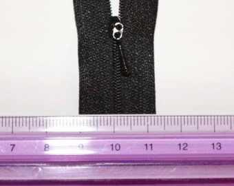 WORLDS SMALLEST ZIPPER in Black #580. 2mm across. Kit for Doll Clothes and other Small Projects