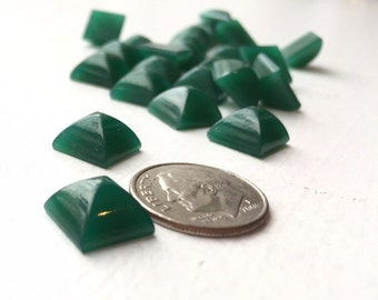 Vintage Green Art Deco Style Geometric Cabochon - Item 52