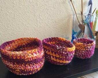 Crochet nesting bowls