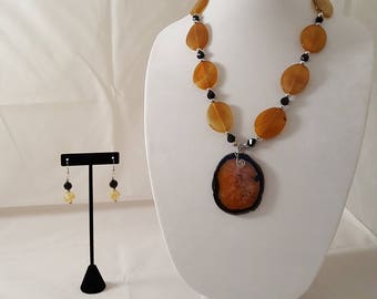 Yellow Stone Slice Pendant Necklace - Yellow Stone Necklace - Yellow Pendant Necklace - Yellow Jewelry Set - Black Necklace - Black - Yellow
