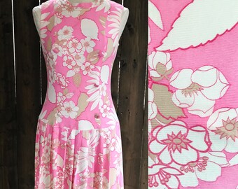 1960s Mod Mini Dress. 60s Mod Scooter Dress. 60s Mod Floral Dress. 60s GoGo Dress. 1960s Pleated Mini Dress. 60s Mini Dress. Twiggy!