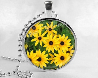 BLACK EYED SUSAN Flower Necklace, Flower Pendant, Flower Jewelry, Flower Charm, Glass Art Pendant Necklace, Yellow Flower, Flower Power
