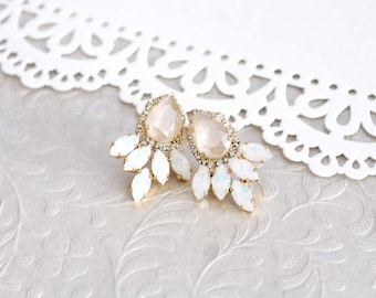 Crystal Bridal earrings, White opal earrings, Bridal jewelry, Ivory cream earrings, Gold earrings, Swarovski crystal, Wedding earrings