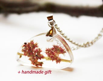 Real flower necklace Pressed Dainty Real plant Epoxy resin Pendant Floral Terrarium Wild Botanical jewelry Gift for her Mothers day gift Eco