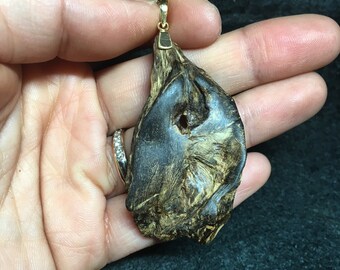 Sinking 5.2gr OLD Cambodian Agarwood with 18K Gold hanger
