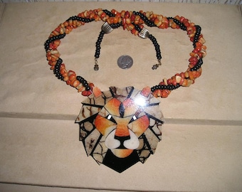Vintage Unsigned Lee Sands Lion Head Necklace Inlaid Coral Big Cat 1970's Jewelry 7033